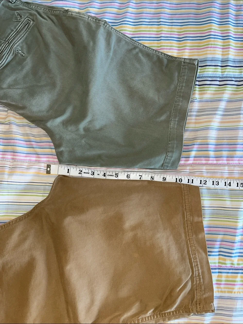 American Eagle Outfitters Men's Flat Front Shorts - Green & Khaki 2 Pairs 32‎